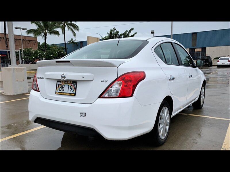 Used 2017 Nissan Versa SV FWD image 5