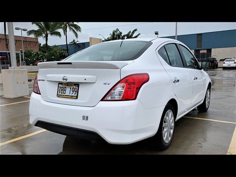 Used 2017 Nissan Versa SV FWD image 5