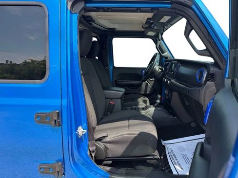 Used 2021 Jeep Gladiator Sport AWD/4WD image 24