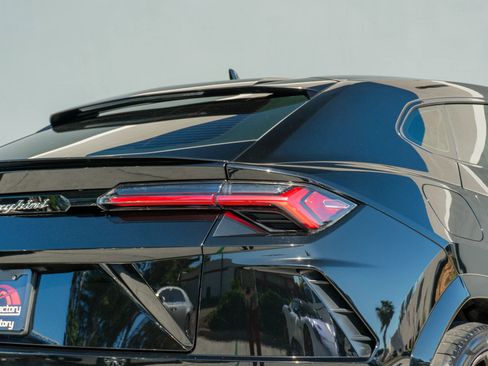 Used 2020 Lamborghini Urus image 39
