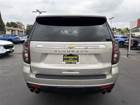 Used 2024 Chevrolet Suburban Premier AWD/4WD image 7