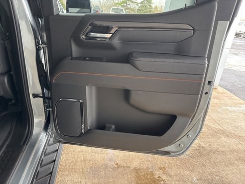 Used 2025 GMC Sierra 1500 AT4 w/ AT4 Premium Package image 33