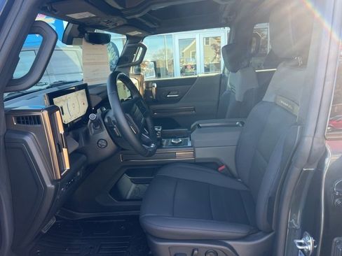 Used 2025 GMC Hummer EV 3X image 24
