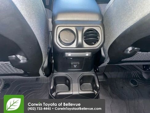 Used 2024 Jeep Gladiator Mojave w/ Technology Group image 26