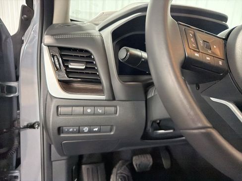 Used 2024 Nissan Rogue Platinum w/ Platinum Premium Package image 32