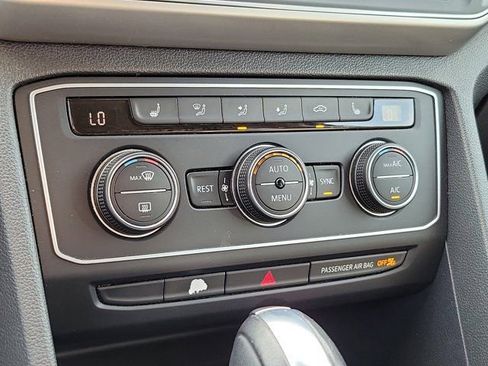 Used 2018 Volkswagen Atlas SE FWD image 25