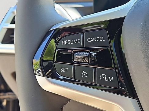 Used 2025 BMW i4 xDrive40i image 23