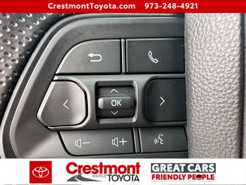 Certified 2025 Toyota Tacoma SR5 AWD/4WD image 17