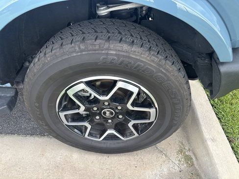 Used 2023 Ford Bronco Outer Banks AWD/4WD image 3