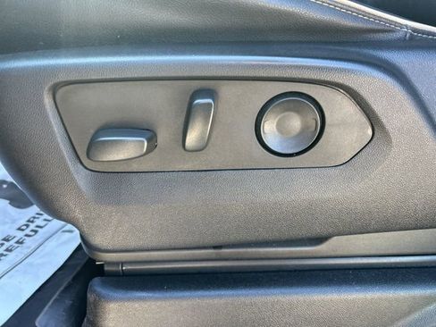 Used 2023 GMC Yukon SLT image 16