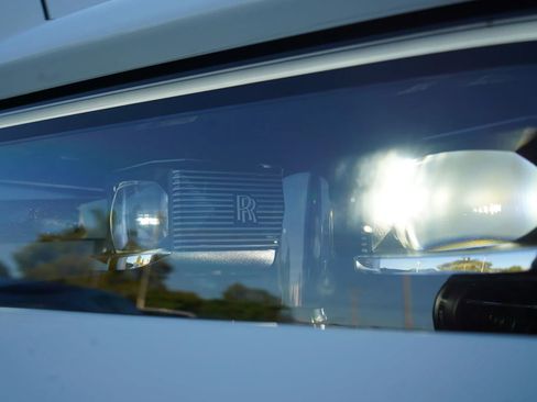 Used 2026 Rolls-Royce Cullinan image 11