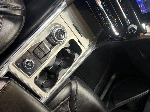 Used 2023 Ford Explorer Platinum w/ Technology Package AWD/4WD image 23