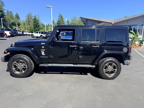 Used 2016 Jeep Wrangler Unlimited Sahara AWD/4WD image 2