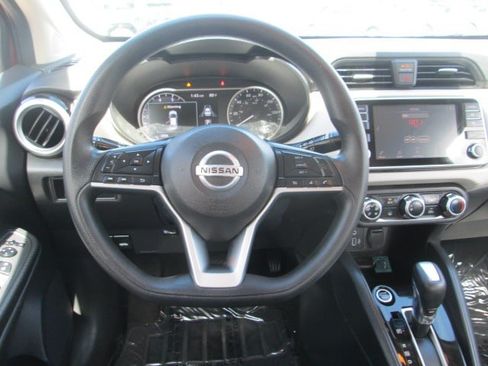 Used 2021 Nissan Versa SV FWD image 13