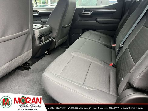 Used 2023 Chevrolet Silverado 1500 LT Trail Boss w/ LPO, Dark Essentials Package AWD/4WD image 9