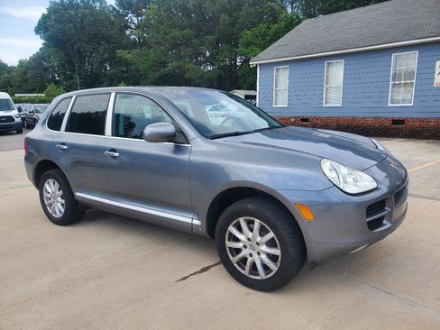 Used 2006 Porsche Cayenne AWD/4WD image 3