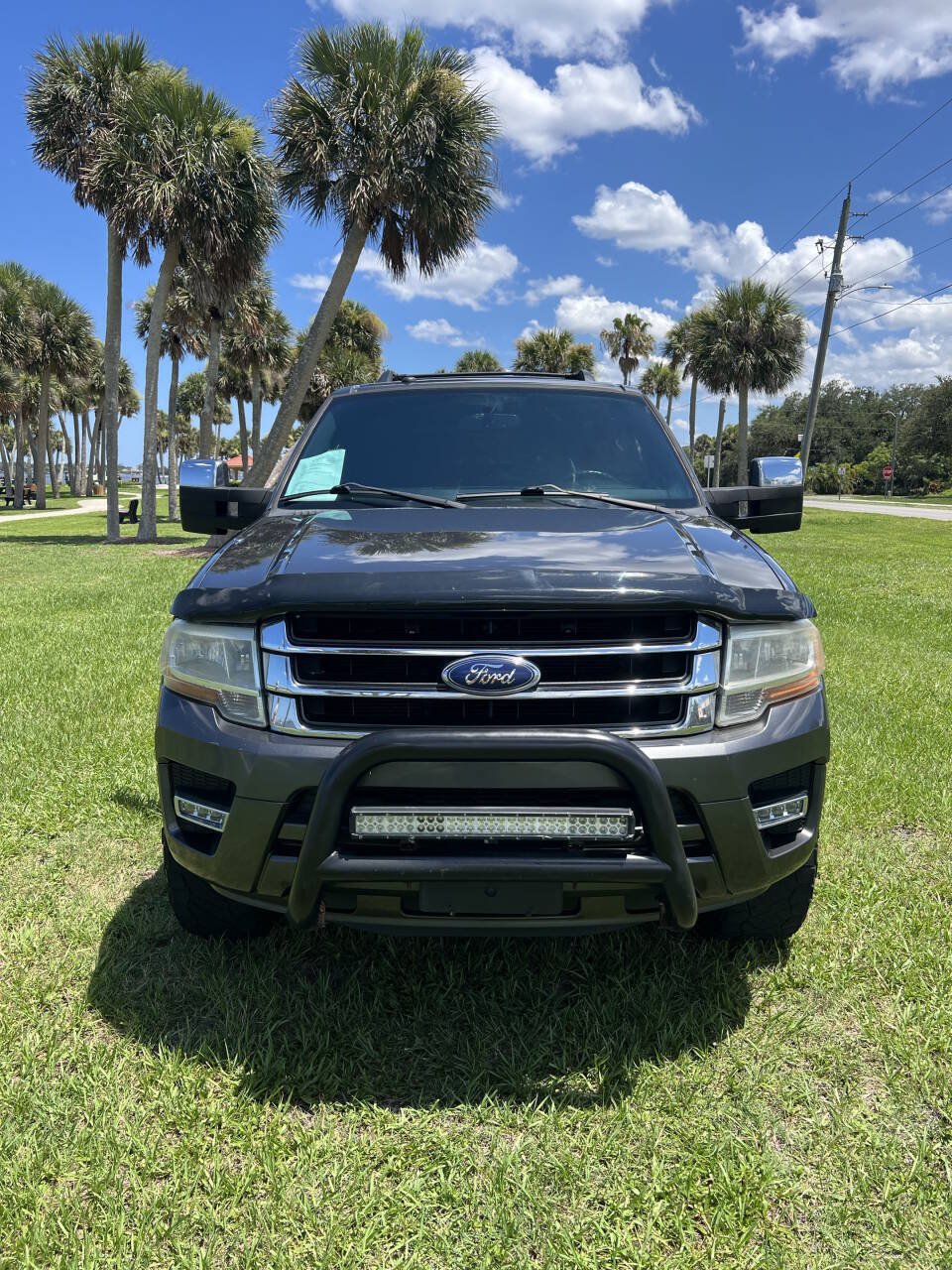 Used 2017 Ford Expedition XLT AWD/4WD image 5