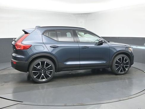 New 2026 Volvo XC40 B5 Ultra w/ Protection Package Premier image 8