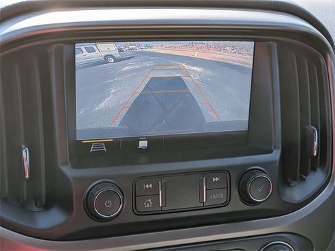 Used 2022 Chevrolet Colorado Z71 w/ Safety Package image 24