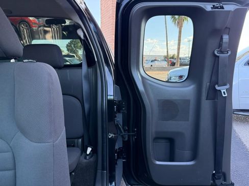 Used 2018 Nissan Frontier S RWD image 34