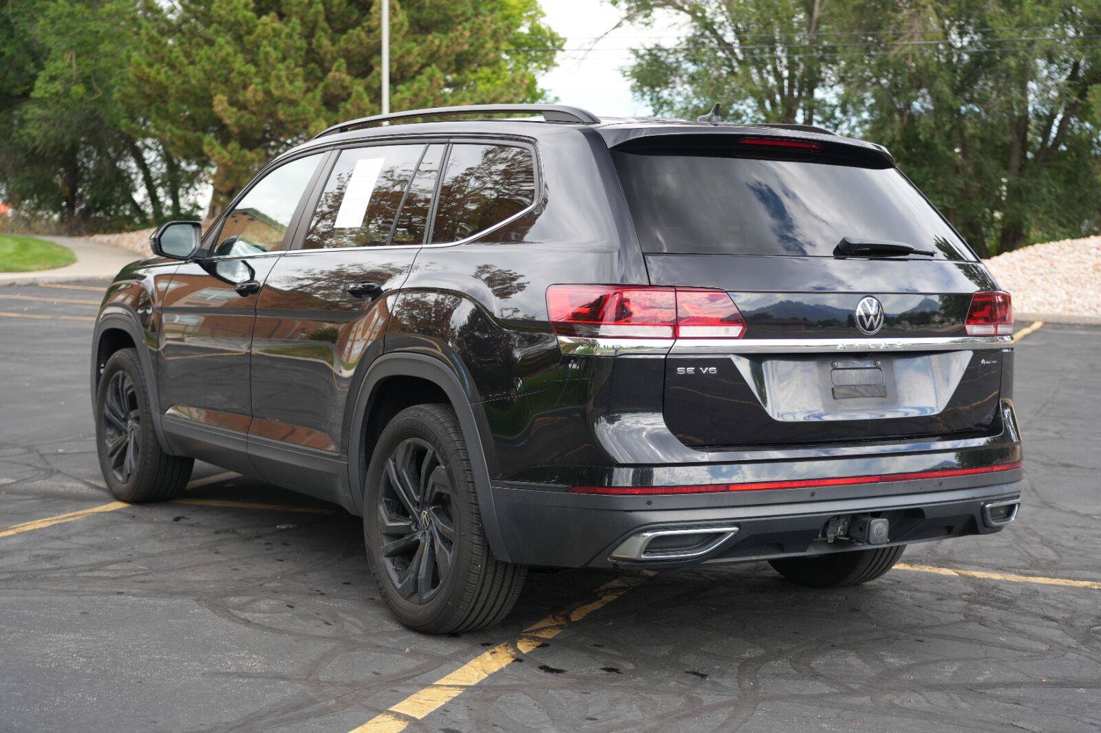 Used 2023 Volkswagen Atlas SE AWD/4WD image 3