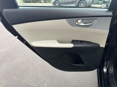 Used 2023 Kia Forte LXS image 18