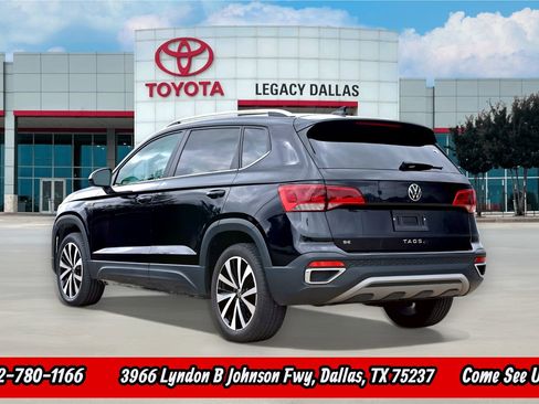 Used 2024 Volkswagen Taos SE FWD image 8