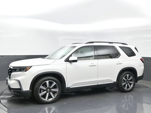 Certified 2023 Honda Pilot Elite image 2