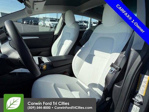 Used 2023 Tesla Model 3 Performance image 7