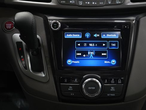 Used 2016 Honda Odyssey Touring image 17