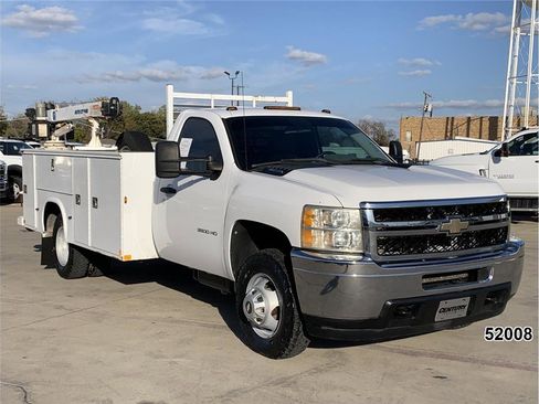 Used 2011 Chevrolet Silverado 3500 W/T image 4