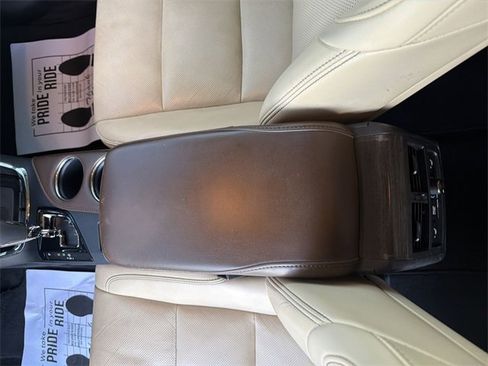 Used 2016 Toyota Avalon Limited image 25