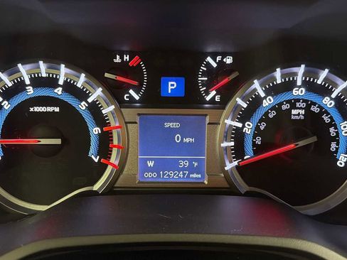 Used 2016 Toyota 4Runner SR5 image 17