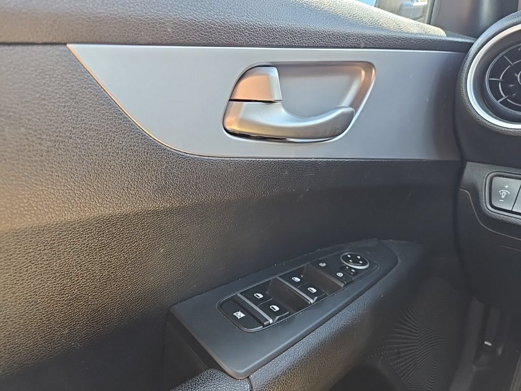 Certified 2023 Kia Forte LXS FWD image 17