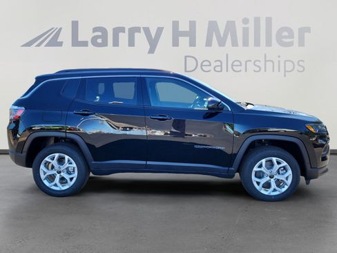 New 2026 Jeep Compass Latitude image 6