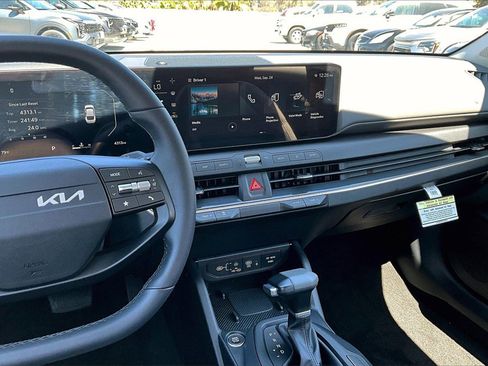 Certified 2025 Kia K4 EX image 8