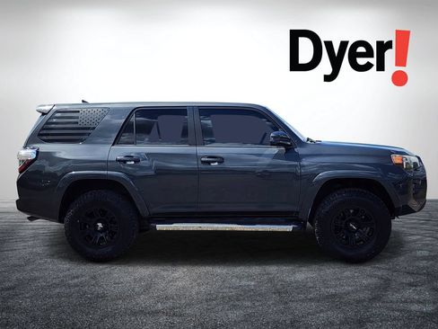 Used 2015 Toyota 4Runner SR5 RWD image 4