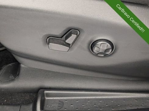 Used 2025 Chrysler Pacifica Select FWD image 14