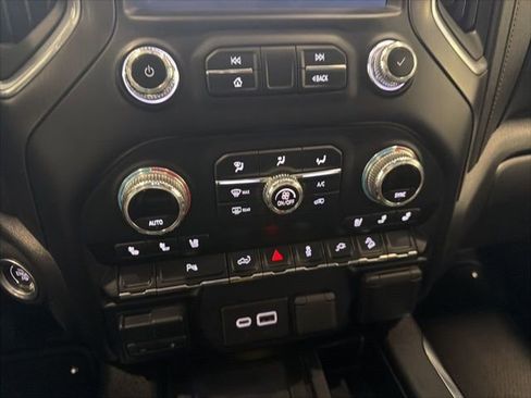 Used 2021 GMC Sierra 2500 AT4 image 30