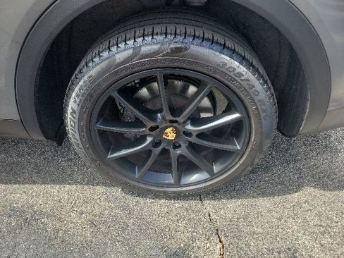 Used 2020 Porsche Cayenne AWD/4WD image 13