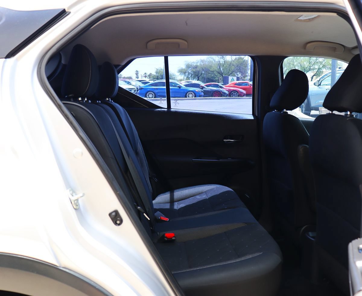 Used 2018 Nissan Kicks SV FWD image 27