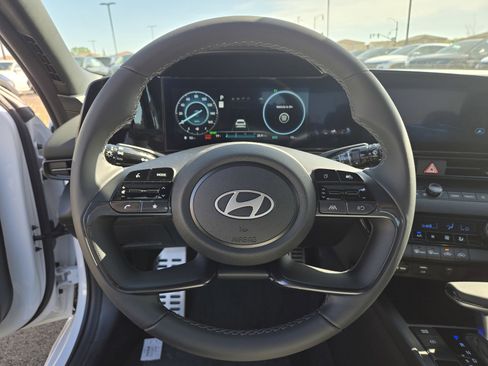 New 2025 Hyundai Elantra SEL image 22