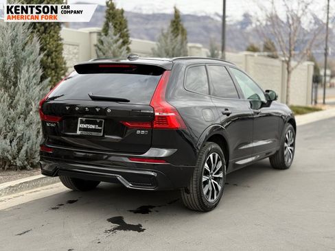 Used 2025 Volvo XC60 B5 Plus image 9