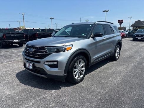 Used 2024 Ford Explorer XLT w/ Equipment Group 202A AWD/4WD image 1
