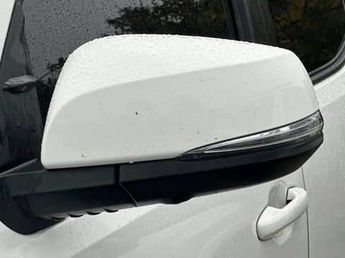 Used 2020 Toyota Tacoma TRD Off-Road image 10