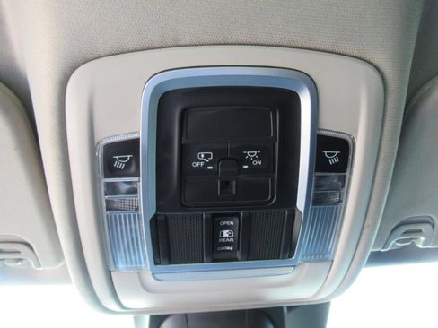 Used 2022 RAM 1500 Laramie RWD image 32