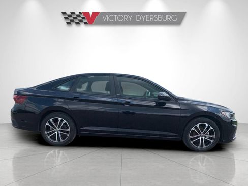Used 2025 Volkswagen Jetta Sport FWD image 3