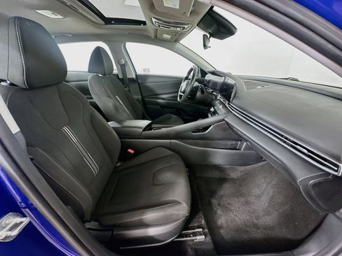 Used 2025 Hyundai Elantra SEL FWD image 31