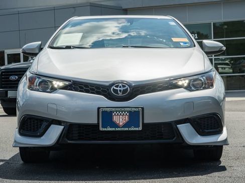 Used 2018 Toyota Corolla iM w/ All-Weather Mat Package FWD image 2