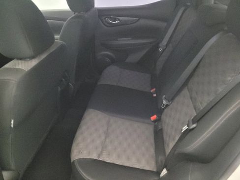 Used 2017 Nissan Rogue Sport SV w/ SV Premium Package image 18